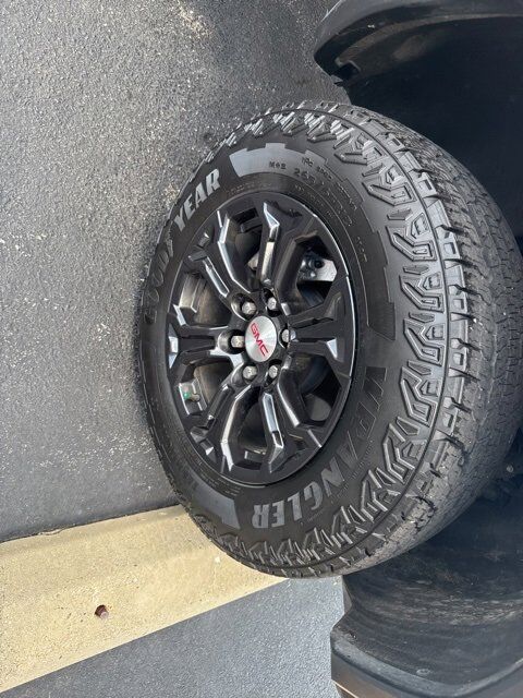 2024 GMC Canyon Elevation Carbondale IL