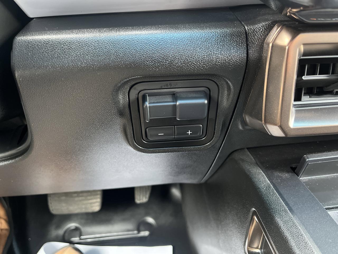 2024 GMC HUMMER EV Pickup 3X e4WD OmegaEdt ExtremeOff-RoadPkg w/24-ModuleUltiumBattery 18sBlackWhels Multi-ProTailgate Saukville WI