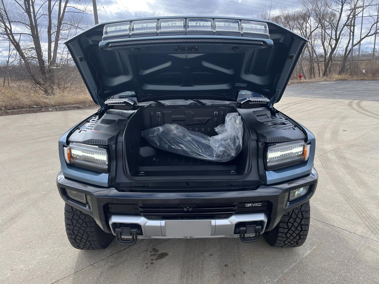 2024 GMC HUMMER EV Pickup 3X e4WD OmegaEdt ExtremeOff-RoadPkg w/24-ModuleUltiumBattery 18sBlackWhels Multi-ProTailgate Saukville WI