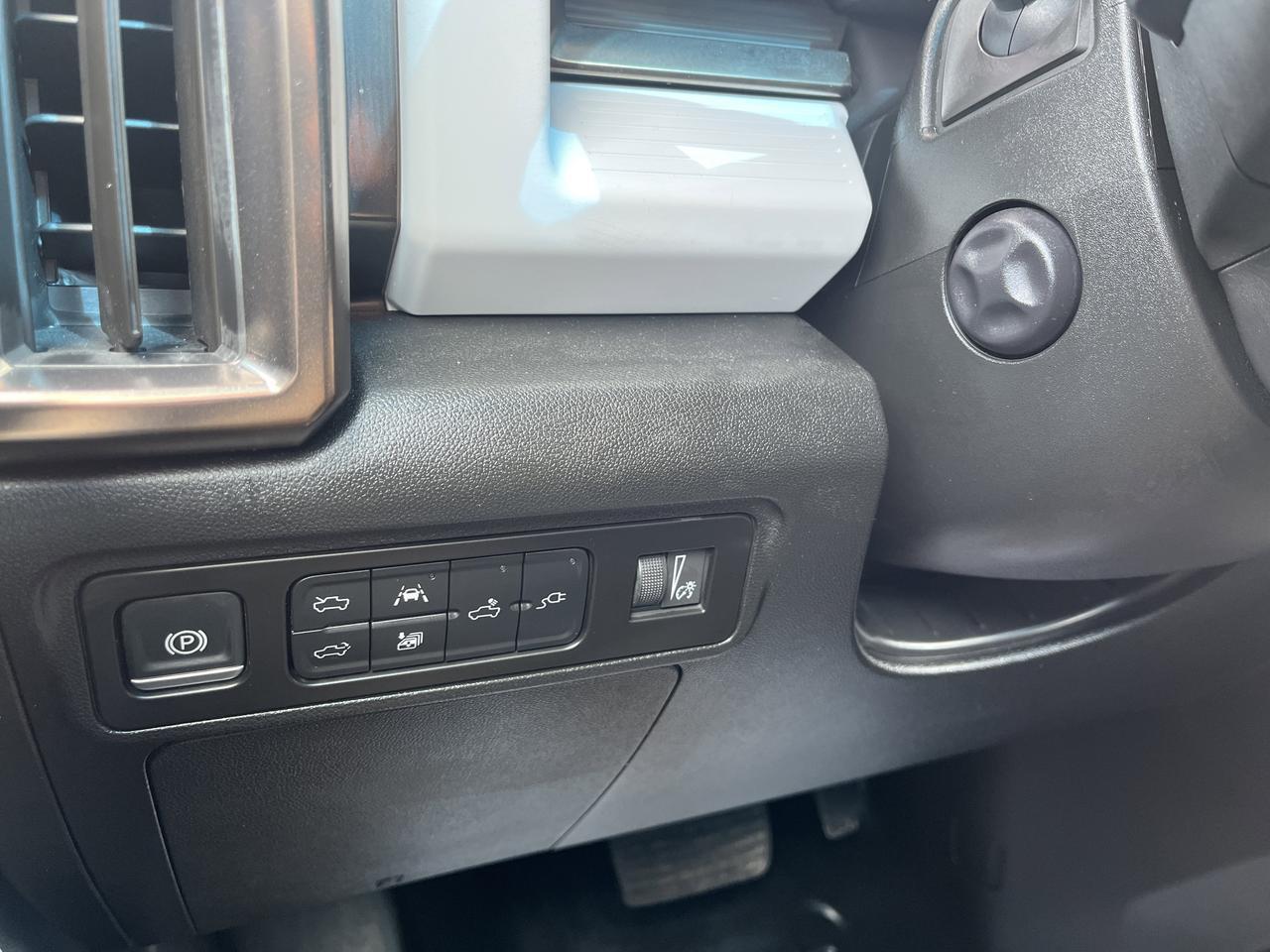 2024 GMC HUMMER EV Pickup 3X e4WD OmegaEdt ExtremeOff-RoadPkg w/24-ModuleUltiumBattery 18sBlackWhels Multi-ProTailgate Saukville WI