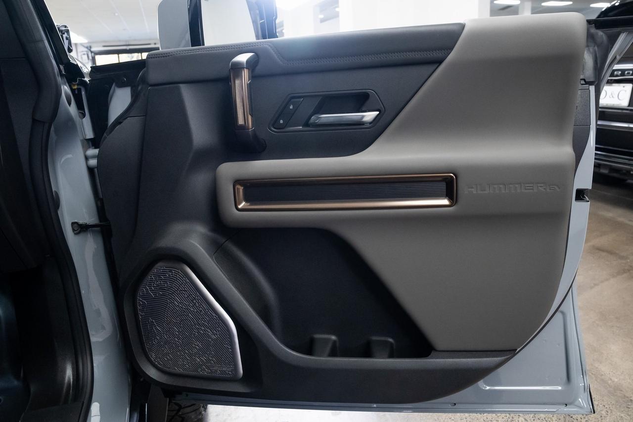 2024 GMC Hummer EV SUV 2X 1 Owner Extreme Off-Road Package Illumination Pack Portland OR