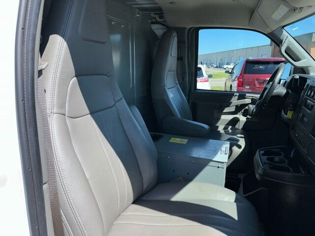 2024 GMC Savana 2500 Cargo Van w/ Ladder Rack & Bin Pkg Ashland VA
