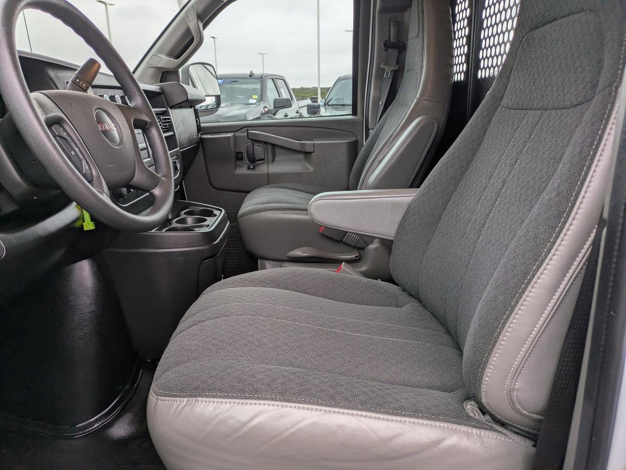 2024 GMC Savana Cargo Van CARGO Castroville TX