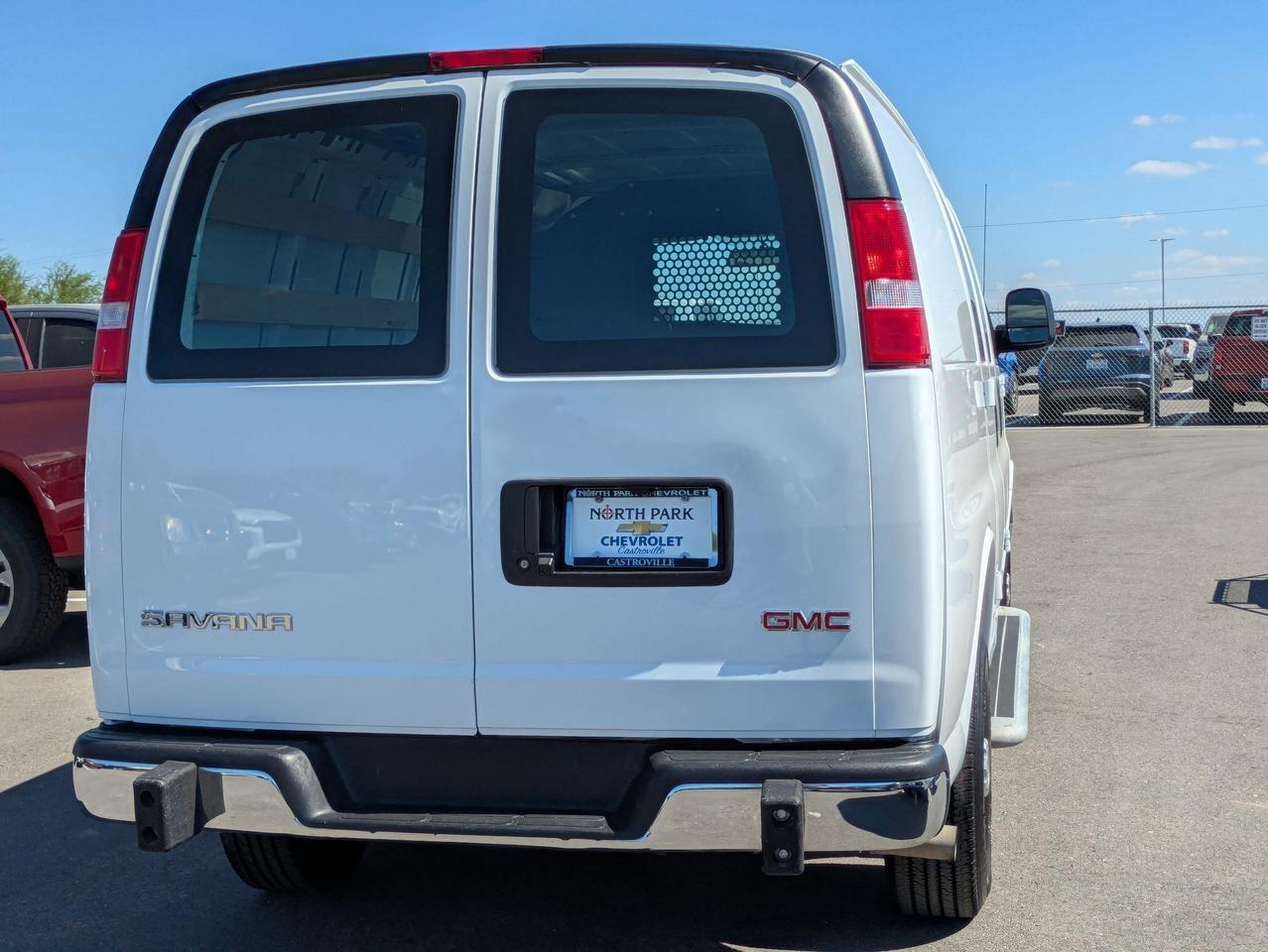 2024 GMC Savana Cargo Van CARGO Castroville TX