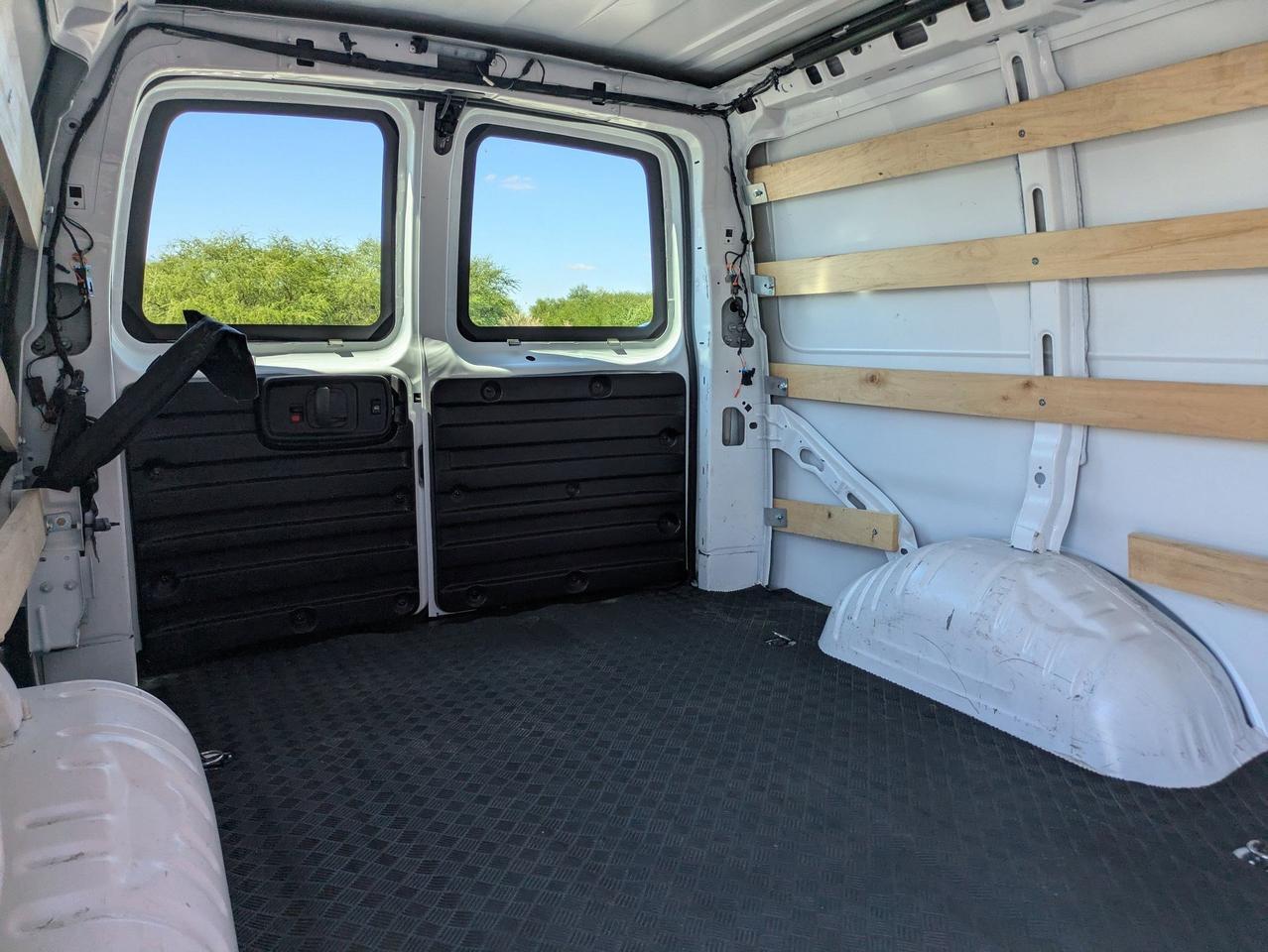 2024 GMC Savana Cargo Van CARGO Castroville TX