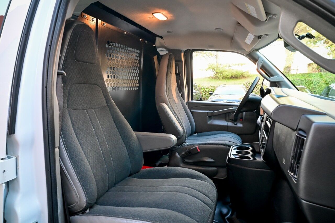 2024 GMC Savana Cargo Van Driver Convenience and Chrome Appearence Pkg Springfield NJ