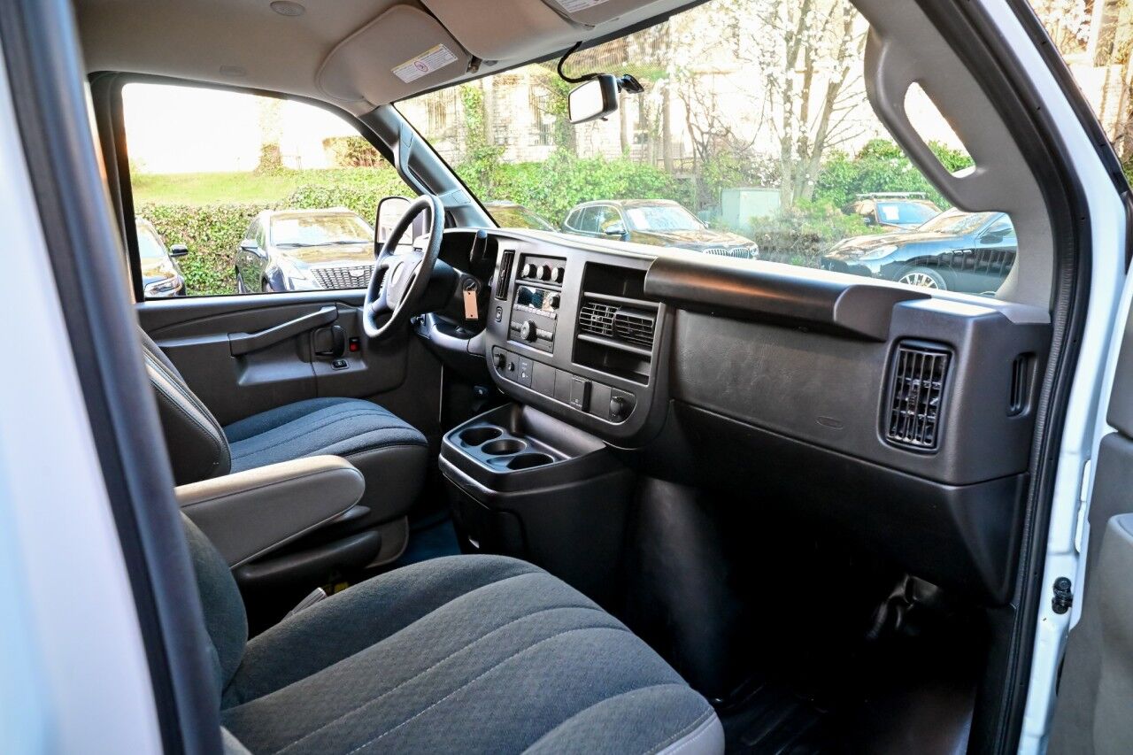 2024 GMC Savana Cargo Van Driver Convenience and Chrome Appearence Pkg Springfield NJ