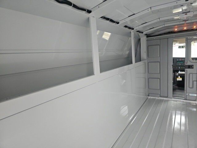 2024 GMC Savana Cutaway 3500 1WT Carbondale IL