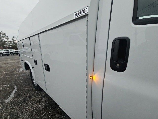 2024 GMC Savana Cutaway 3500 1WT Carbondale IL