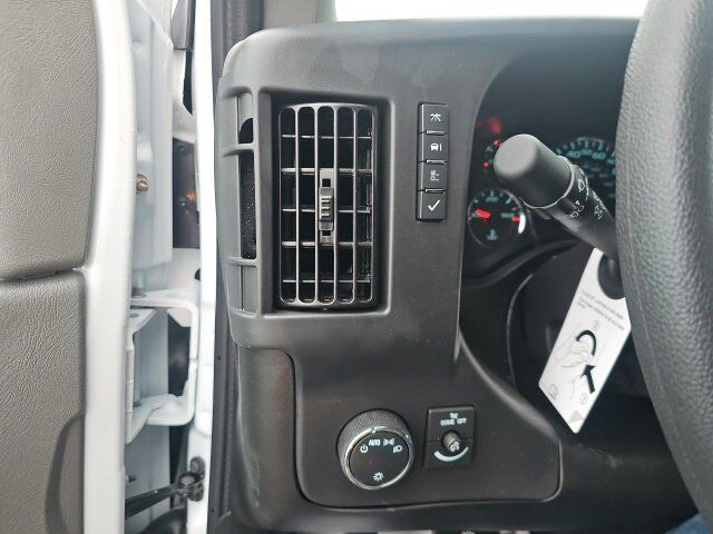 2024 GMC Savana Cutaway 3500 1WT Carbondale IL