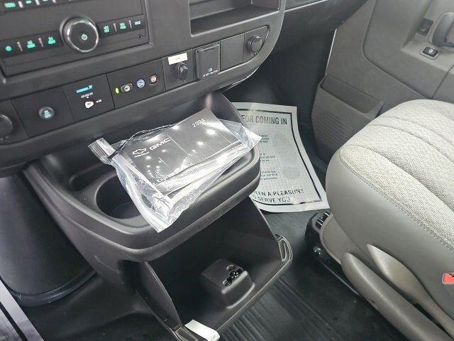 2024 GMC Savana Cutaway 3500 1WT Carbondale IL
