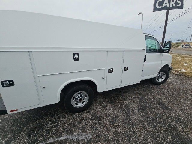 2024 GMC Savana Cutaway 3500 1WT Carbondale IL