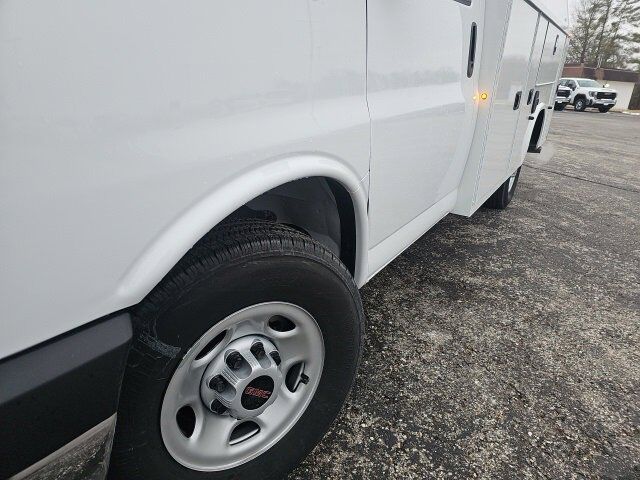 2024 GMC Savana Cutaway 3500 1WT Carbondale IL