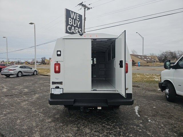 2024 GMC Savana Cutaway 3500 1WT Carbondale IL
