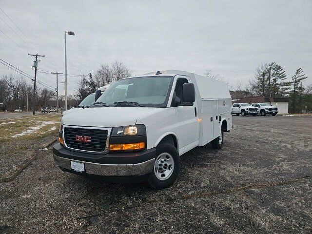 2024 GMC Savana Cutaway 3500 1WT Carbondale IL