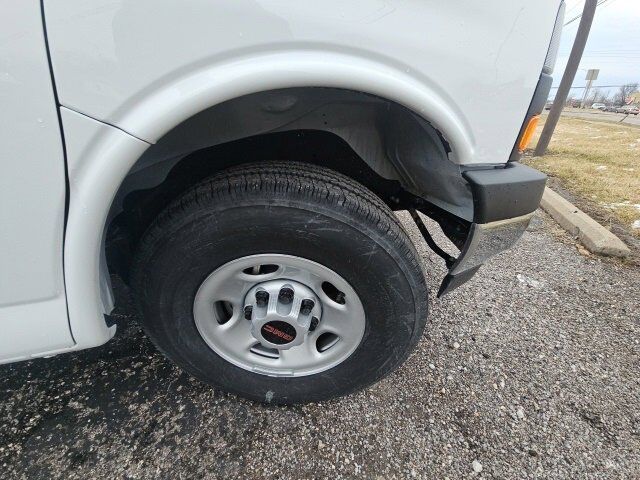 2024 GMC Savana Cutaway 3500 1WT Carbondale IL