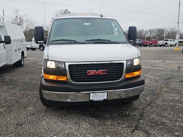 2024 GMC Savana Cutaway 3500 1WT Carbondale IL