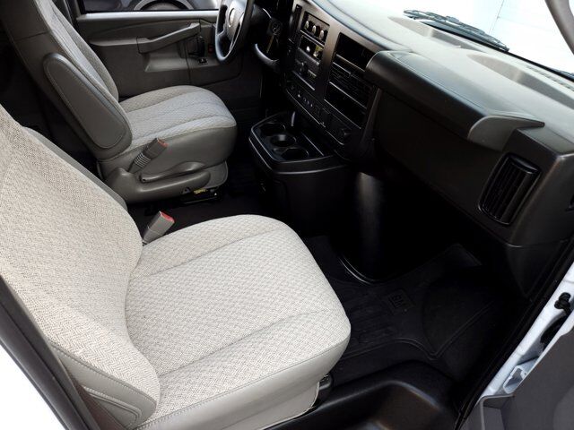 2024 GMC Savana Passenger LT Wilson NC