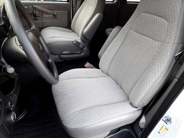 2024 GMC Savana Passenger LT Wilson NC