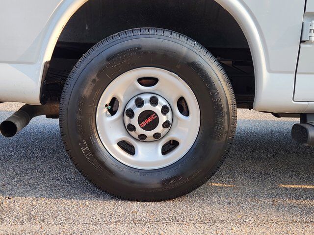 2024 GMC Savana Passenger LT Wilson NC