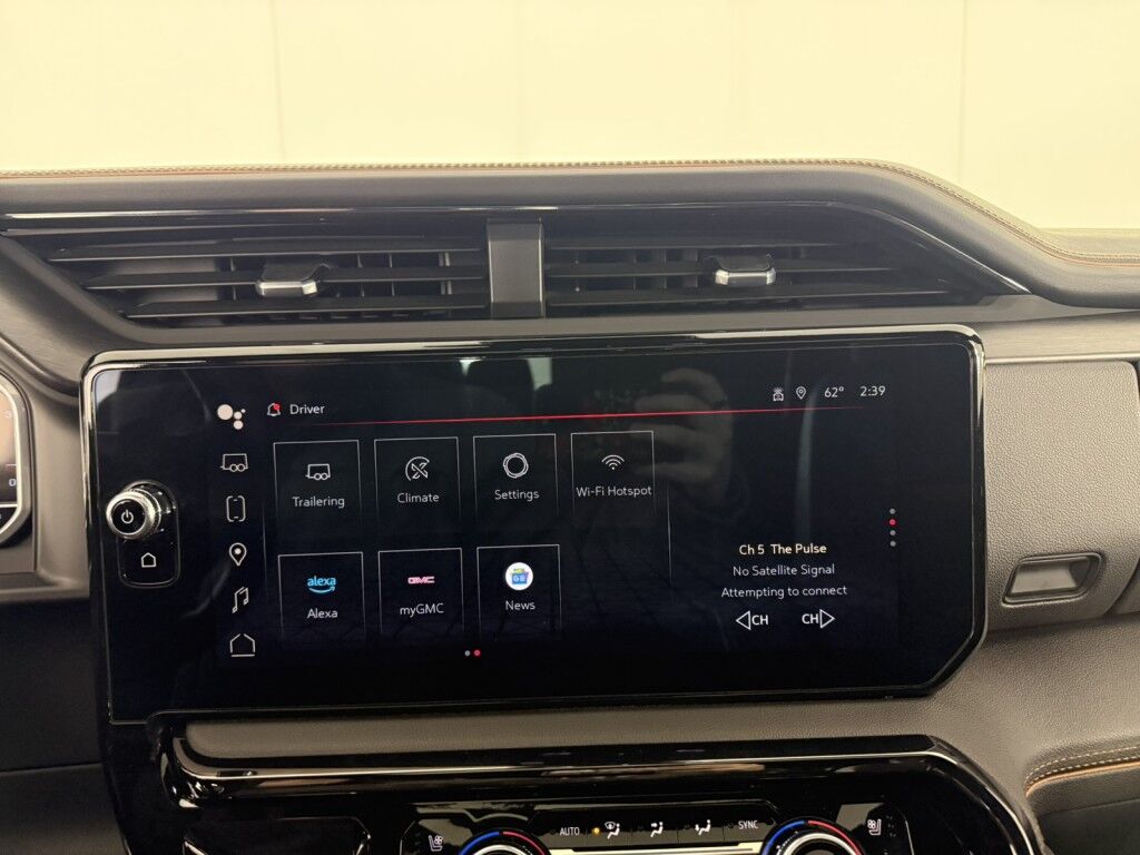 2024 GMC Sierra 1500 4WD Crew Cab 147 AT4 w/Sunroof Maumee OH