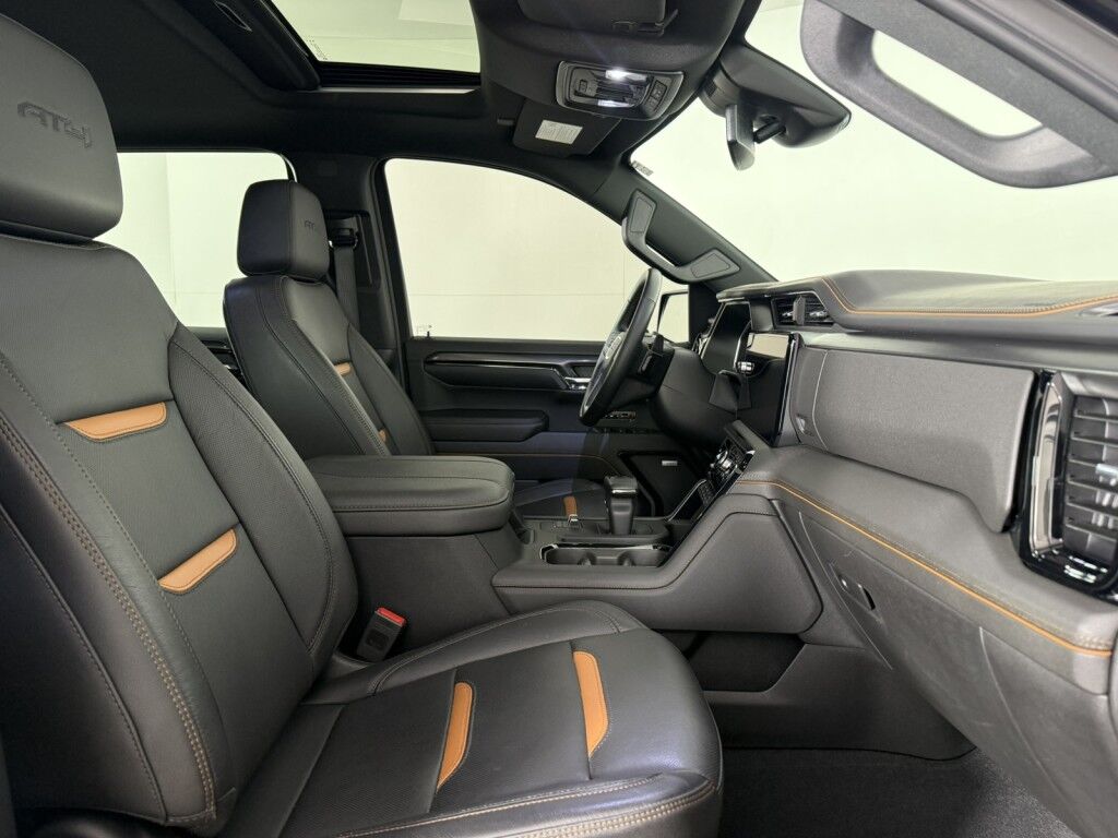 2024 GMC Sierra 1500 4WD Crew Cab 147 AT4 w/Sunroof Maumee OH