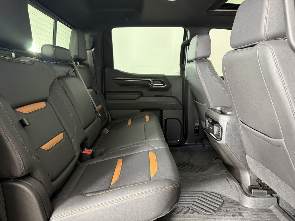 2024 GMC Sierra 1500 4WD Crew Cab 147 AT4 w/Sunroof Maumee OH