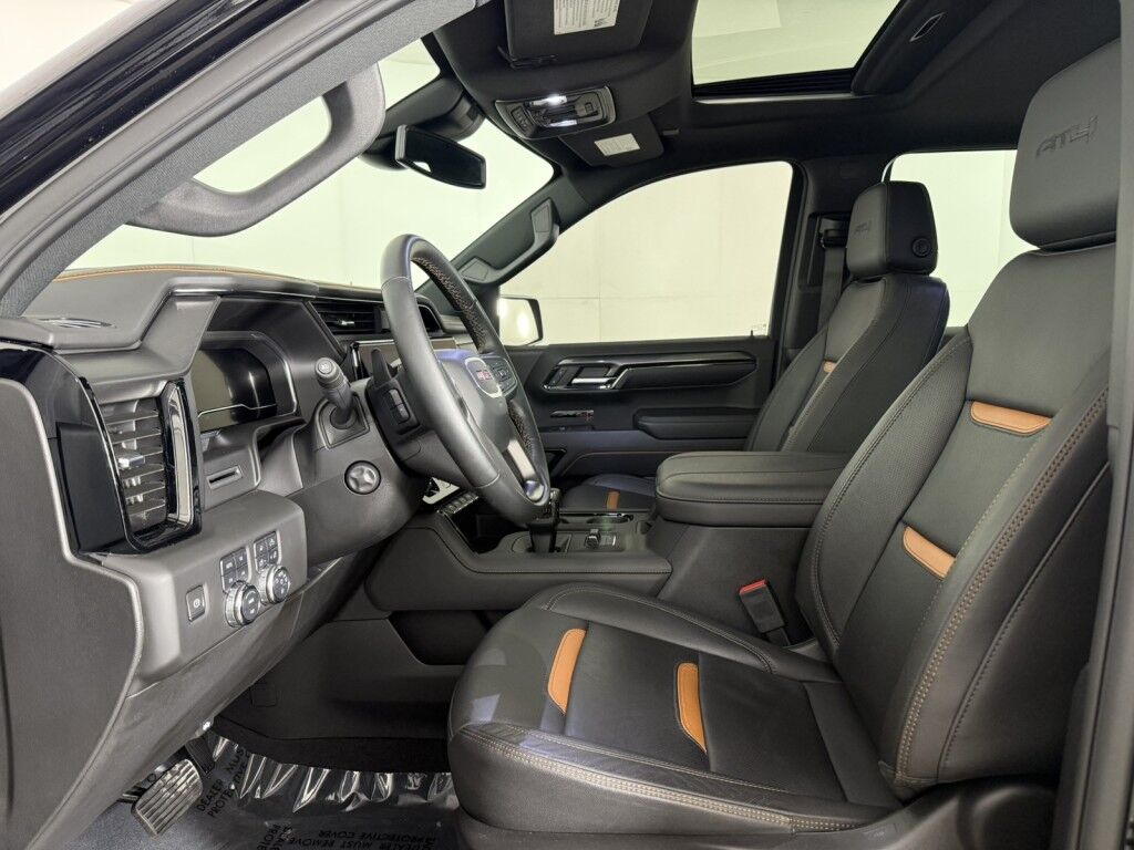 2024 GMC Sierra 1500 4WD Crew Cab 147 AT4 w/Sunroof Maumee OH