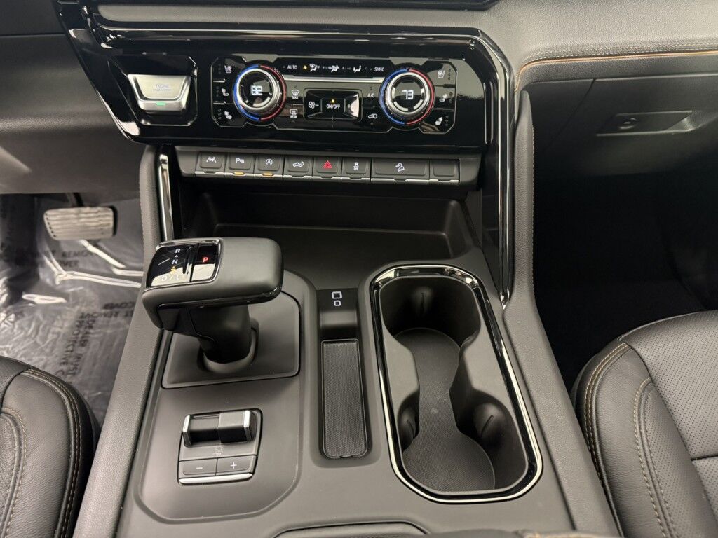 2024 GMC Sierra 1500 4WD Crew Cab 147 AT4 w/Sunroof Maumee OH