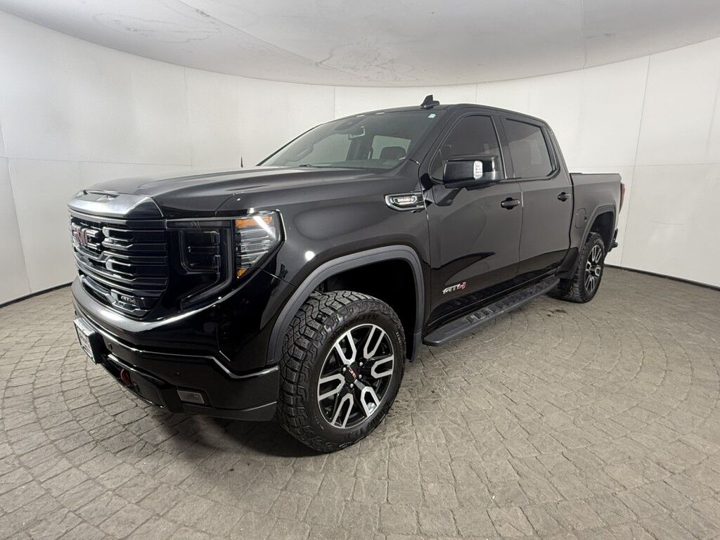 2024 GMC Sierra 1500 4WD Crew Cab 147 AT4 w/Sunroof