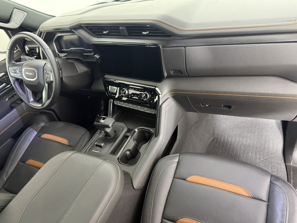 2024 GMC Sierra 1500 4WD Crew Cab 147 AT4 w/Sunroof Maumee OH