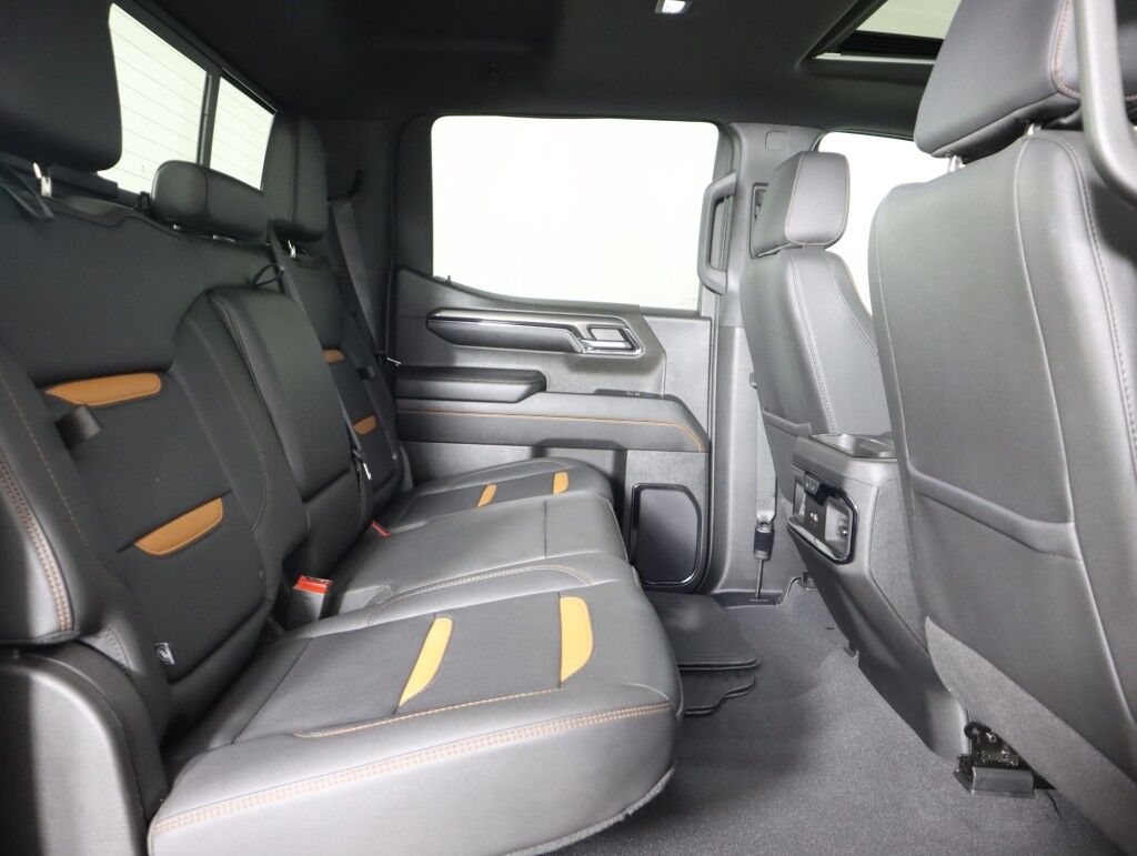 2024 GMC Sierra 1500 4WD Crew Cab AT4 Premium Power Moonroof Maumee OH