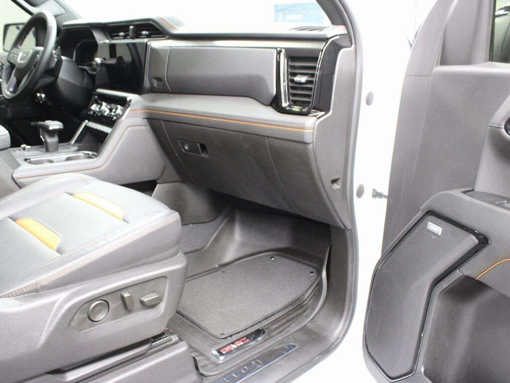 2024 GMC Sierra 1500 4x4 Crew Cab AT4 Fond du Lac WI