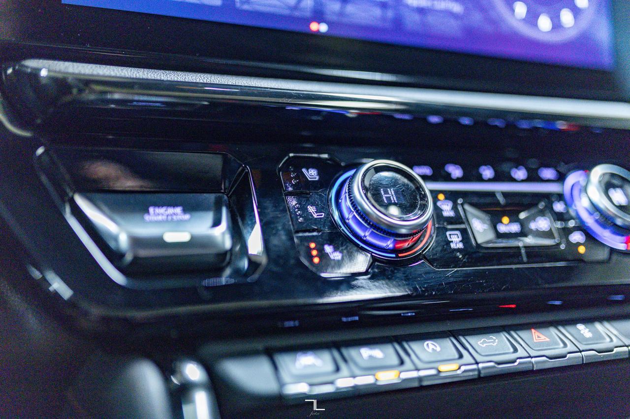 2024 GMC Sierra 1500 4x4 Crew Cab AT4 Leather Roof Nav BCam Red Deer AB