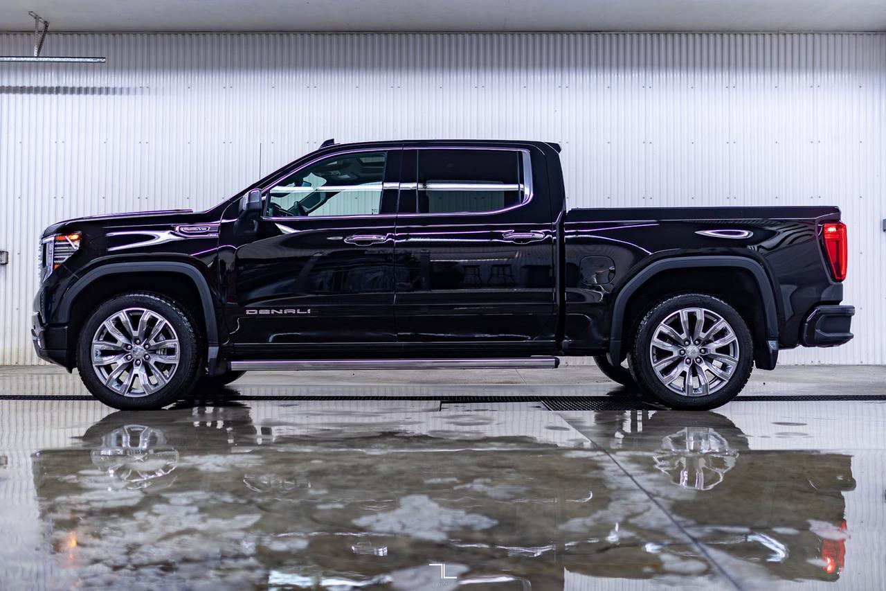 2024 GMC Sierra 1500 4x4 Crew Cab Denali Reserve Leather Roof Nav BCam Red Deer AB