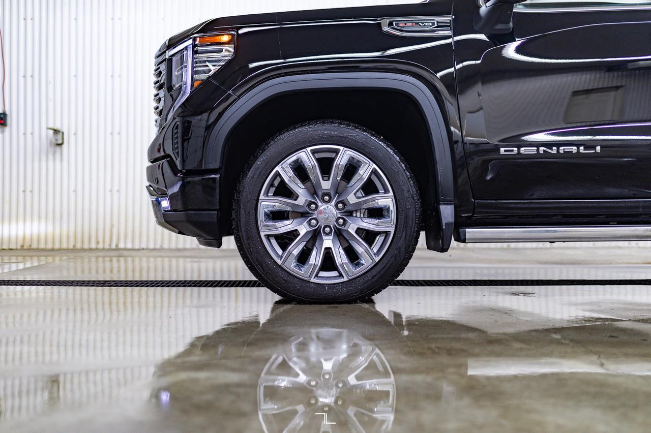 2024 GMC Sierra 1500 4x4 Crew Cab Denali Reserve Leather Roof Nav BCam Red Deer AB