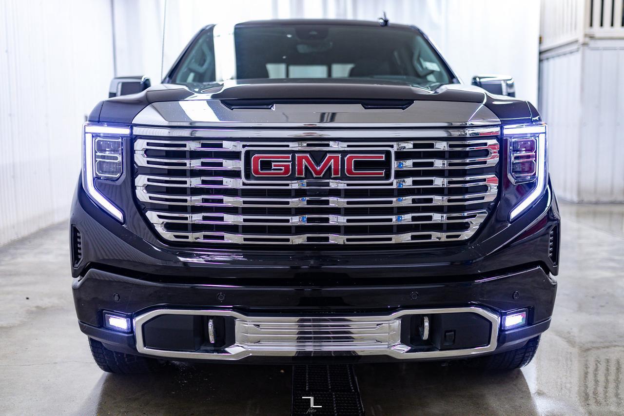 2024 GMC Sierra 1500 4x4 Crew Cab Denali Reserve Leather Roof Nav BCam Red Deer AB