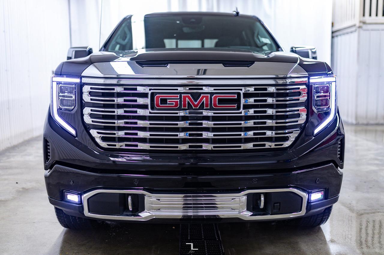 2024 GMC Sierra 1500 4x4 Crew Cab Denali Reserve Leather Roof Nav BCam Red Deer AB