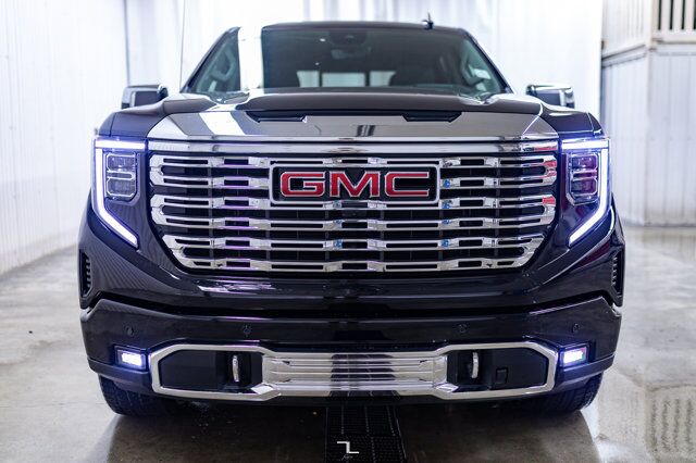 2024 GMC Sierra 1500 4x4 Crew Cab Denali Reserve Leather Roof Nav BCam Red Deer AB