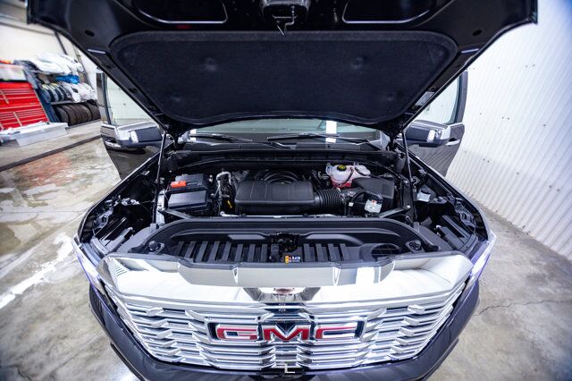 2024 GMC Sierra 1500 4x4 Crew Cab Denali Reserve Leather Roof Nav BCam Red Deer AB