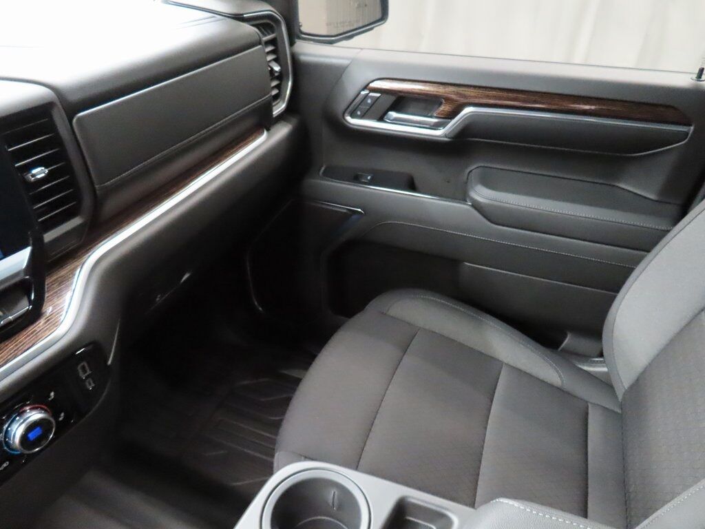 2024 GMC Sierra 1500 4x4 Crew Cab SLE Fond du Lac WI