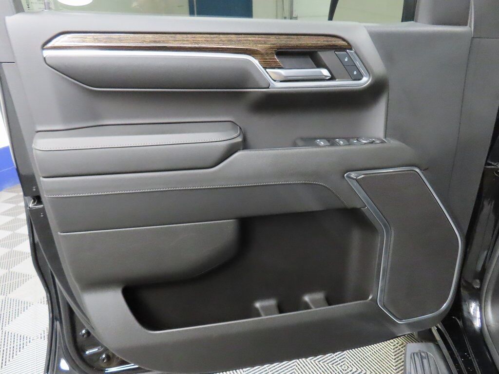 2024 GMC Sierra 1500 4x4 Crew Cab SLE Fond du Lac WI