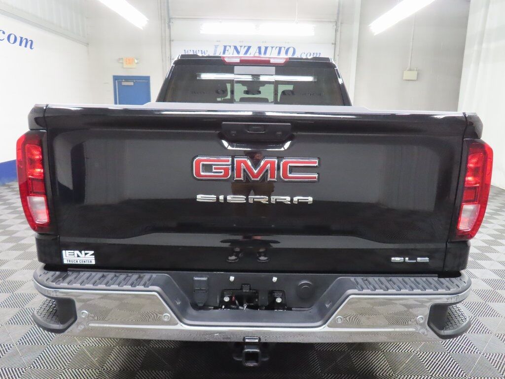 2024 GMC Sierra 1500 4x4 Crew Cab SLE Fond du Lac WI