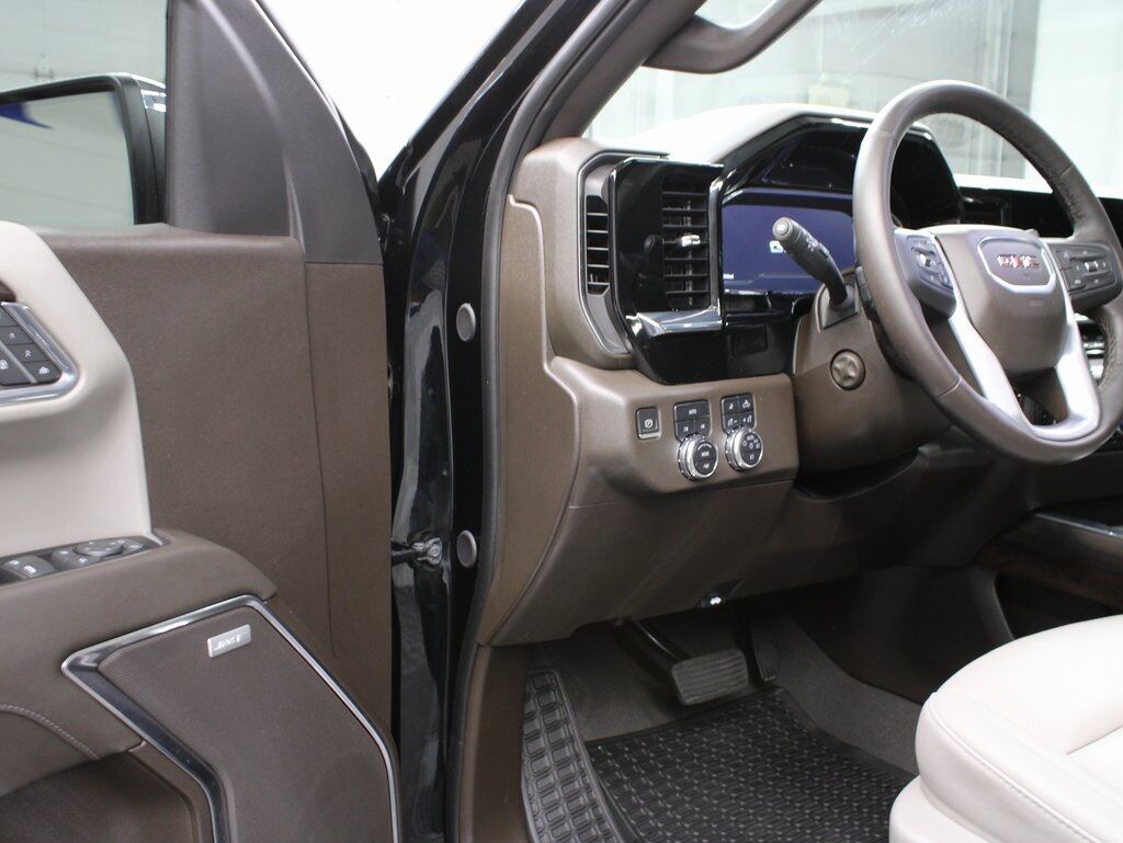 2024 GMC Sierra 1500 4x4 Crew Cab SLT Fond du Lac WI