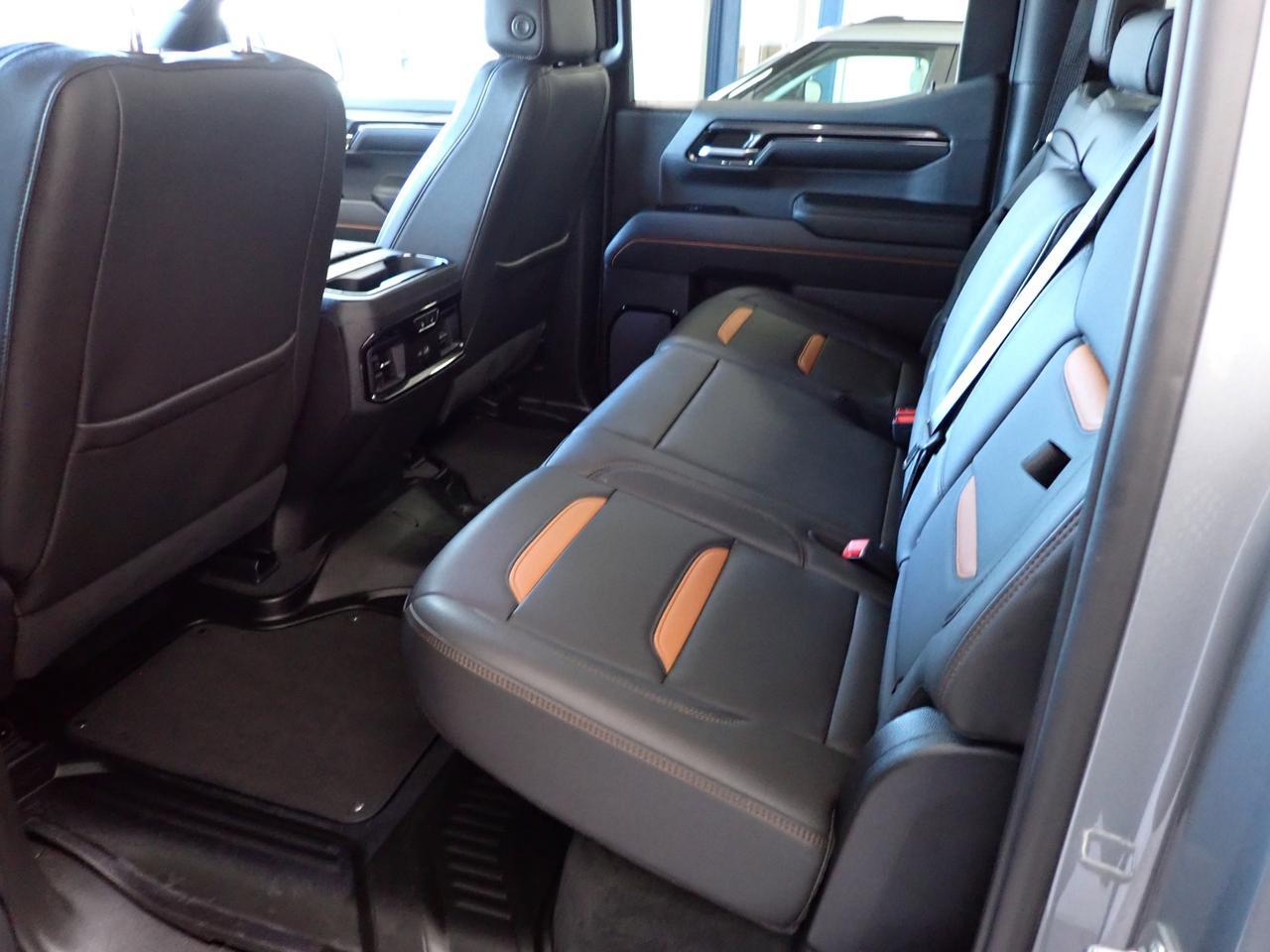 2024 GMC Sierra 1500 AT4 4WD CREW CAB *DIESEL* LEATHER Listowel ON