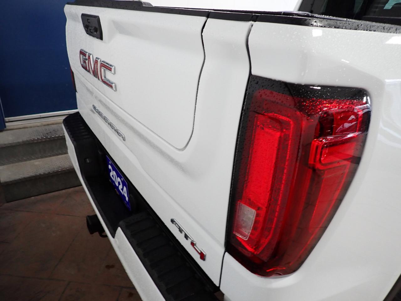 2024 GMC Sierra 1500 AT4 4WD CREW CAB *DIESEL* SUNROOF LEATHER Listowel ON