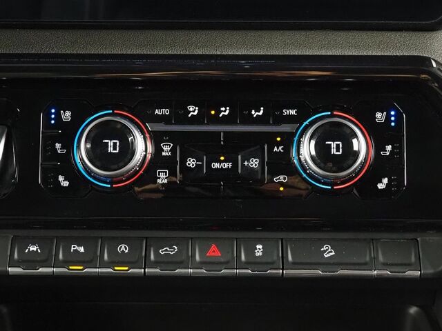 2024 GMC Sierra 1500 AT4 4WD *TECHNOLOGY PKG, HEADS-UP DISPLAY, NAVIGATION, ADAPTIVE CRUISE, SAFETY ALERTS, 360 VIEW CAMERAS, LEATHER, CLIMATE SEATS, HTD STEERING, REMOTE START, BOSE, WIRELESS CHARGING, ANDROID & APPLE Round Rock TX