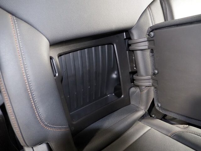 2024 GMC Sierra 1500 AT4 4WD *TECHNOLOGY PKG, HEADS-UP DISPLAY, NAVIGATION, ADAPTIVE CRUISE, SAFETY ALERTS, 360 VIEW CAMERAS, LEATHER, CLIMATE SEATS, HTD STEERING, REMOTE START, BOSE, WIRELESS CHARGING, ANDROID & APPLE Round Rock TX
