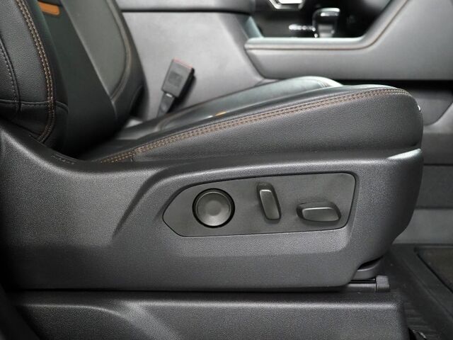 2024 GMC Sierra 1500 AT4 4WD *TECHNOLOGY PKG, HEADS-UP DISPLAY, NAVIGATION, ADAPTIVE CRUISE, SAFETY ALERTS, 360 VIEW CAMERAS, LEATHER, CLIMATE SEATS, HTD STEERING, REMOTE START, BOSE, WIRELESS CHARGING, ANDROID & APPLE Round Rock TX