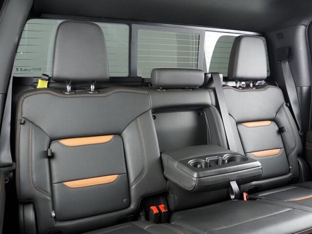 2024 GMC Sierra 1500 AT4 4WD *TECHNOLOGY PKG, HEADS-UP DISPLAY, NAVIGATION, ADAPTIVE CRUISE, SAFETY ALERTS, 360 VIEW CAMERAS, LEATHER, CLIMATE SEATS, HTD STEERING, REMOTE START, BOSE, WIRELESS CHARGING, ANDROID & APPLE Round Rock TX